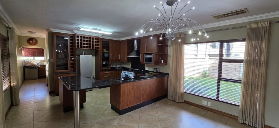 4 Bedroom Property for Sale in Roylglen Gardens Northern Cape